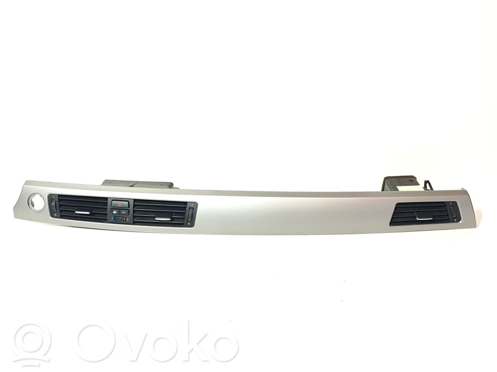 BMW 3 E90 E91 Centrinės oro grotelės 