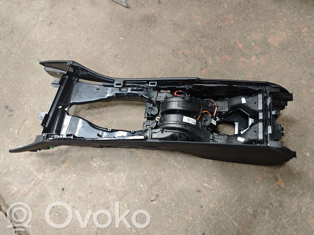 BMW 5 F10 F11 Centrinė konsolė 