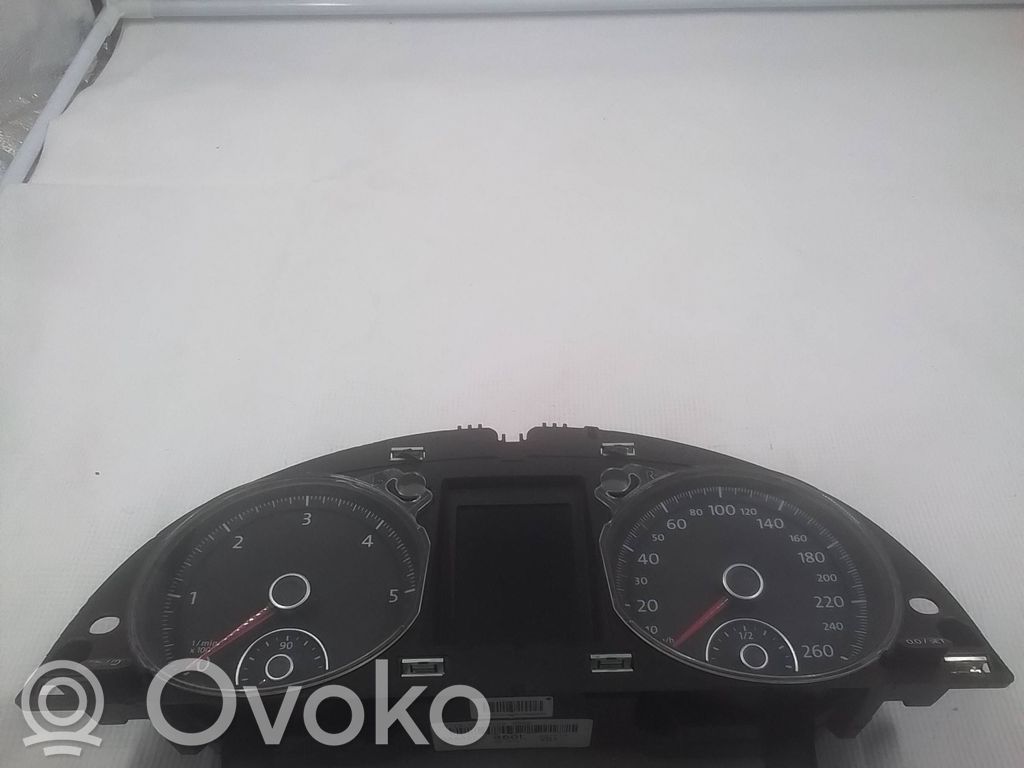 Volkswagen PASSAT B7 Speedometer (instrument cluster) 