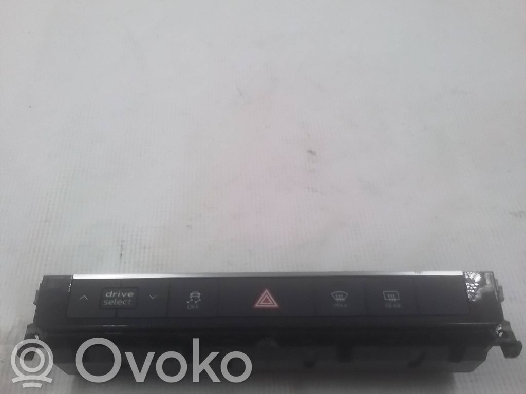 Audi e-tron Hazard light switch 