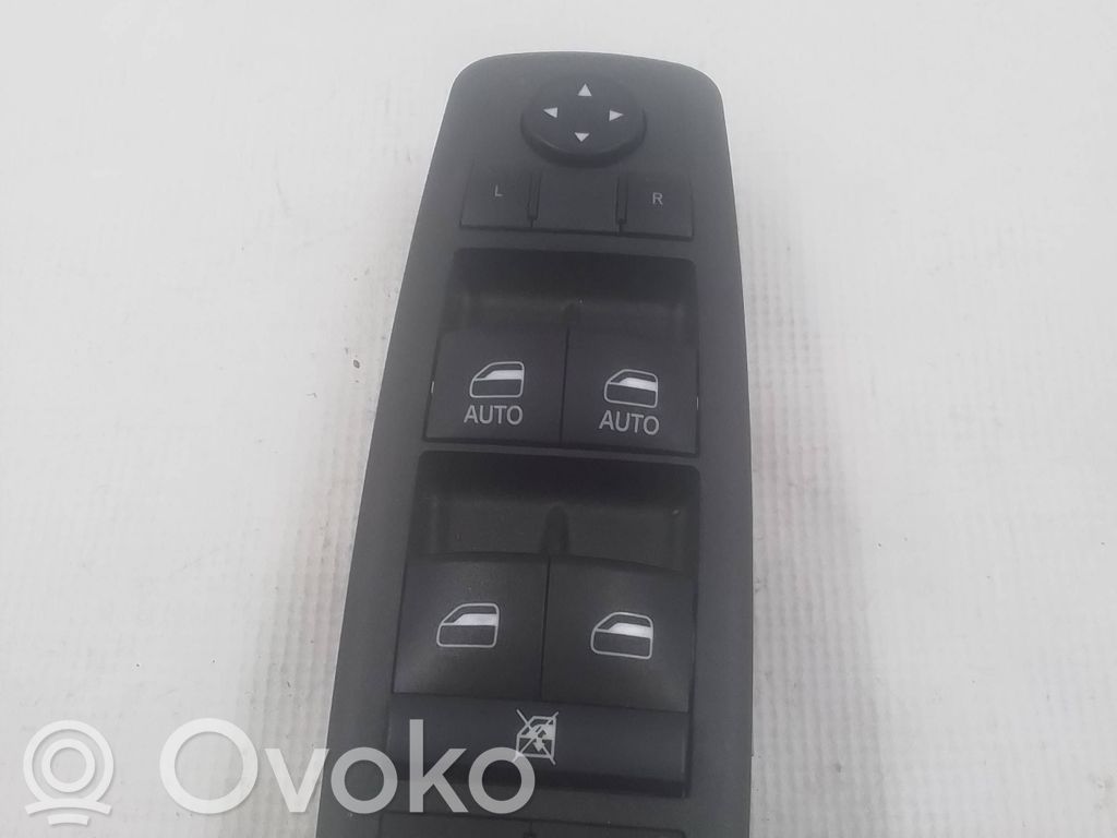 Chrysler Pacifica Electric window control switch 
