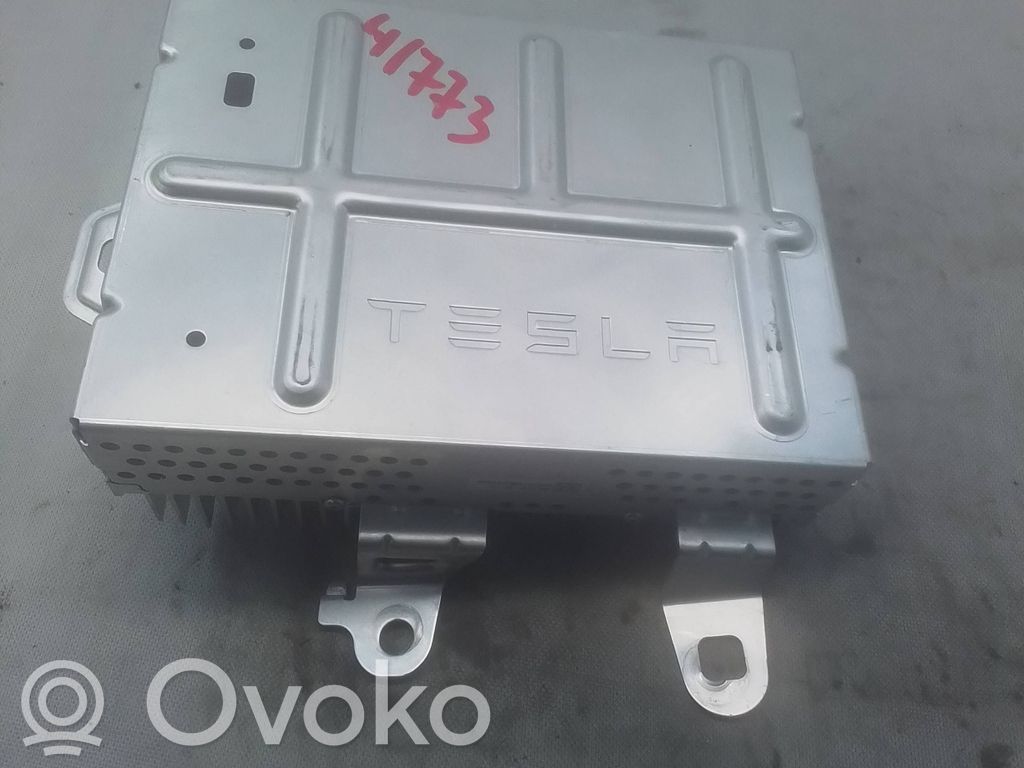 Tesla Model Y Garso stiprintuvas 