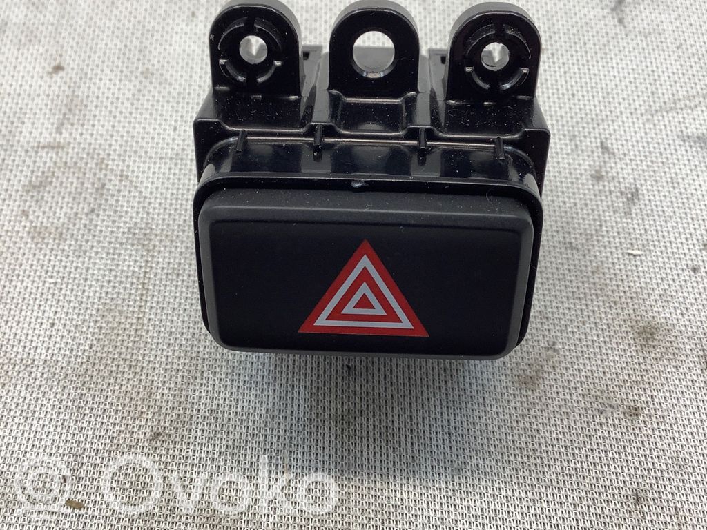 Hyundai Kona I Botón interruptor de luz de peligro 