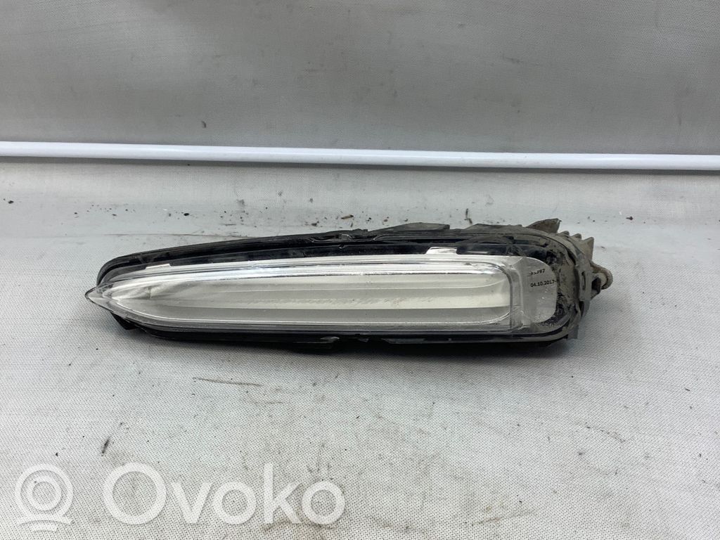 BMW i3 Front indicator light 