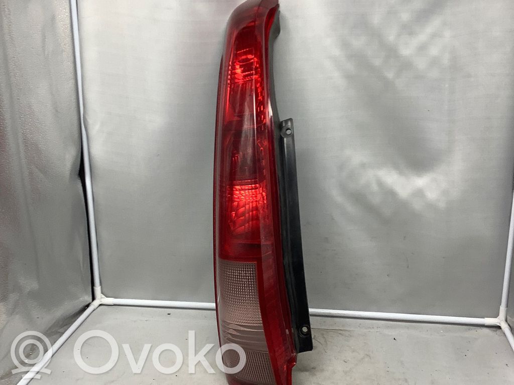 Nissan X-Trail T30 Lampa tylna 