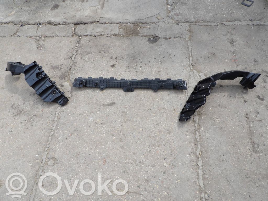 Rear bumper mounting bracket