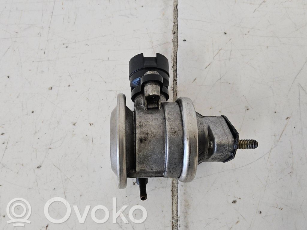 BMW 7 E38 EGR vožtuvas 