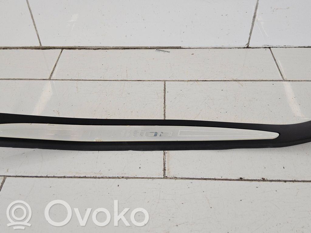 BMW 5 E60 E61 Garniture marche-pieds avant 