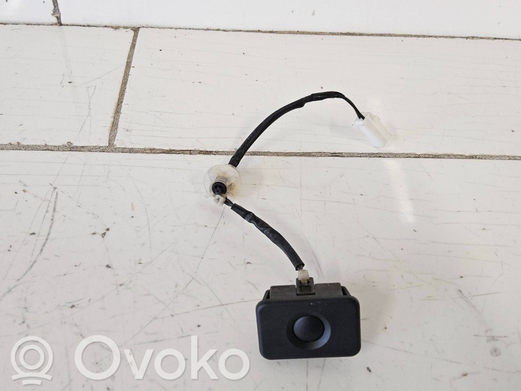 Mazda CX-5 Tailgate opening switch 
