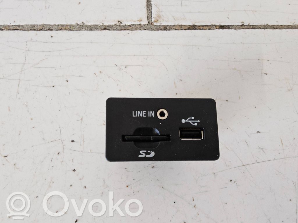 Ford Focus USB socket connector 