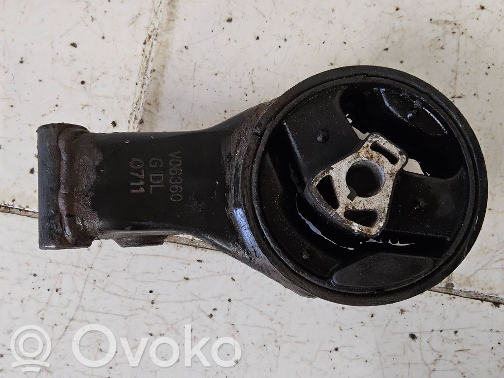 Engine mount bracket   V06360,0711