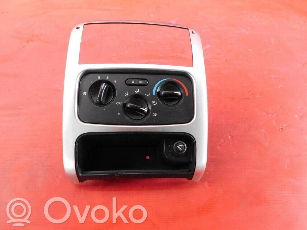 Jeep Cherokee Climate control unit 