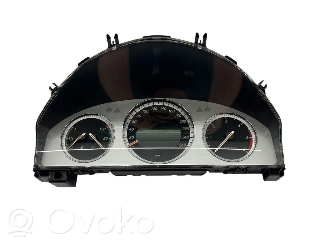 Mercedes-Benz C W204 Licznik / Prędkościomierz 