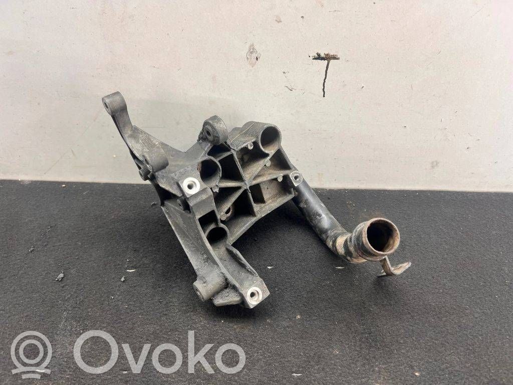 Audi A4 S4 B7 8E 8H Engine mounting bracket 