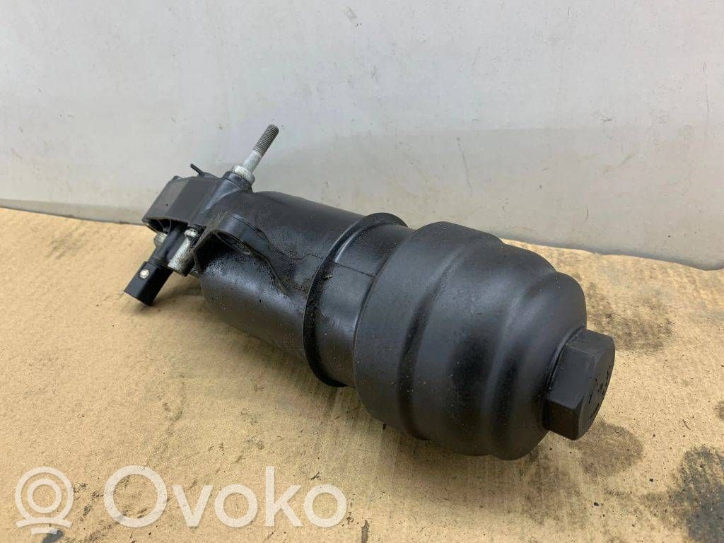 Audi A6 S6 C6 4F Mocowanie / uchwyt filtra oleju 