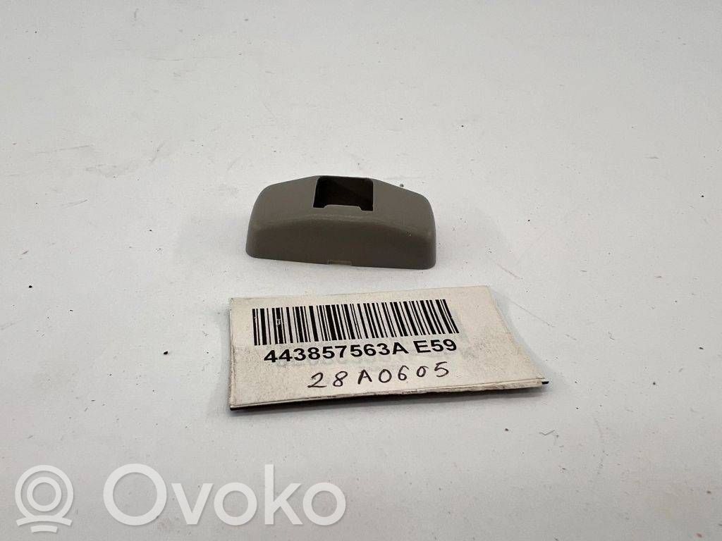 Audi V8 Uchwyt osłony przeciwsłonecznej szyberdachu 
