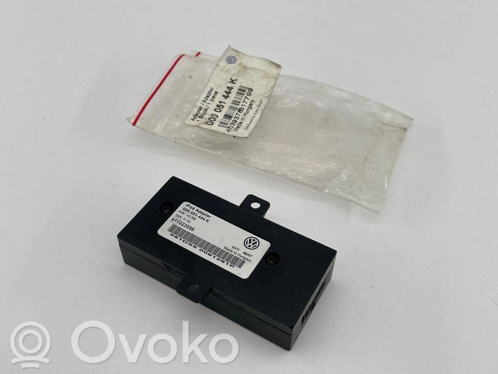 Volkswagen PASSAT B6 iPod connector socket 
