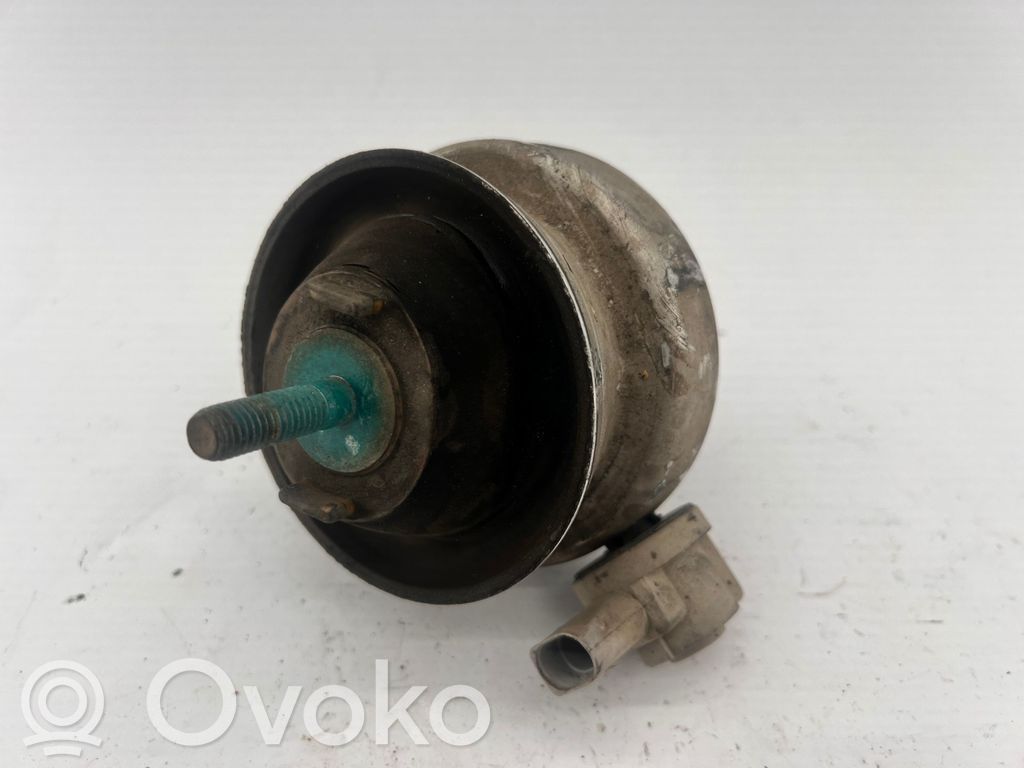 Audi A6 S6 C6 4F Engine mount bracket 