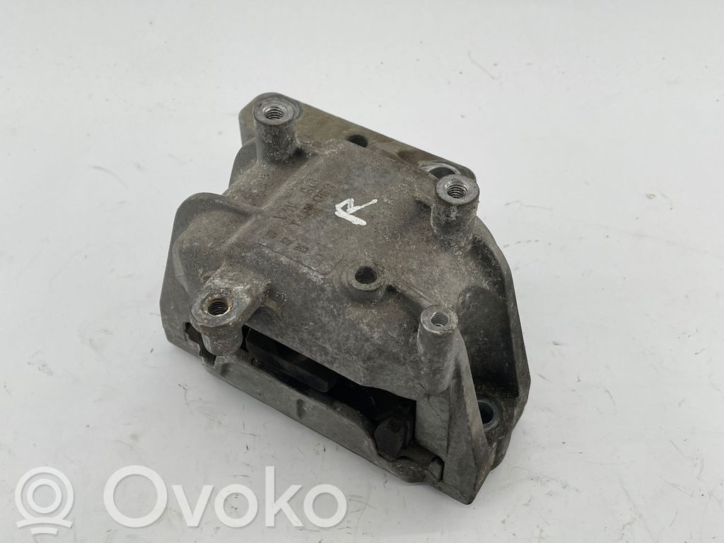 Volkswagen PASSAT CC Engine mount bracket 
