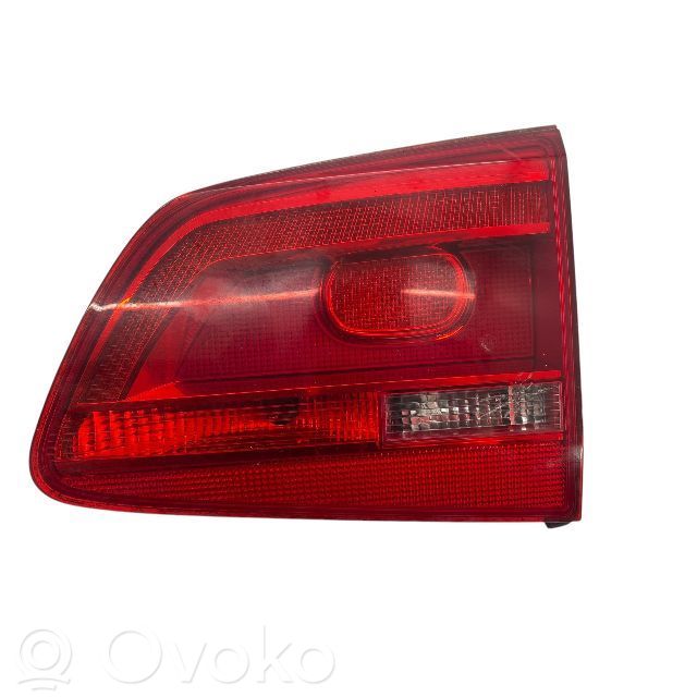 Volkswagen Touran II Lampy tylnej klapy bagażnika 