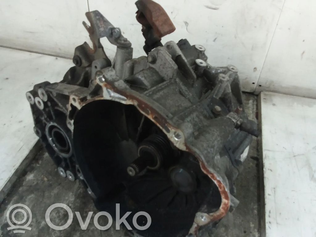 Opel Antara Mechaninė 5 pavarų dėžė 