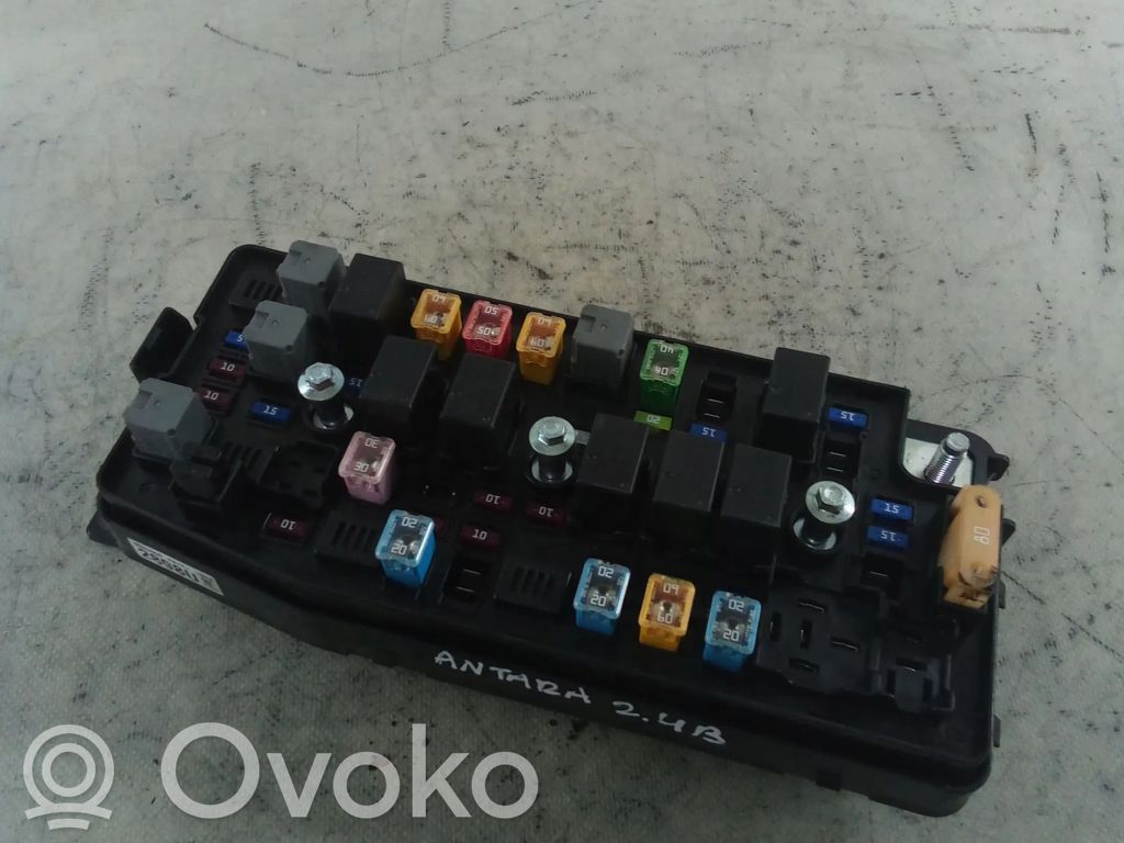 Opel Antara Fuse module 