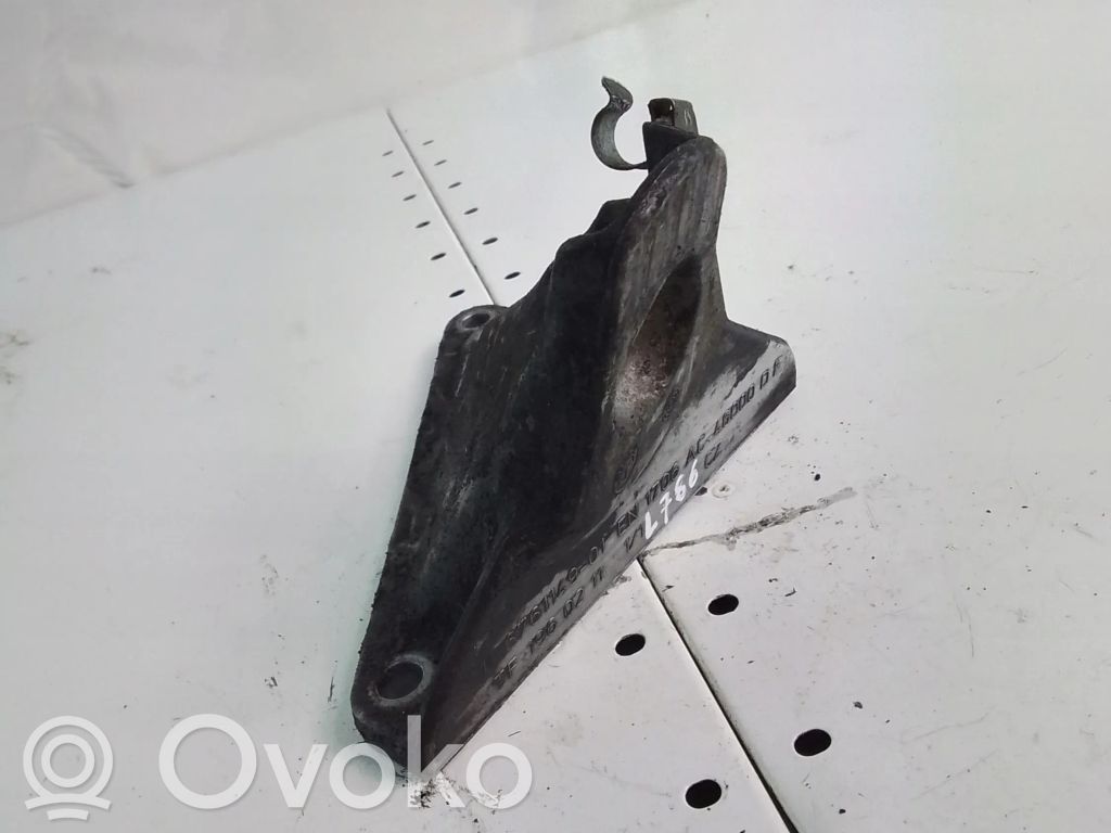 BMW 5 E60 E61 Engine mounting bracket 