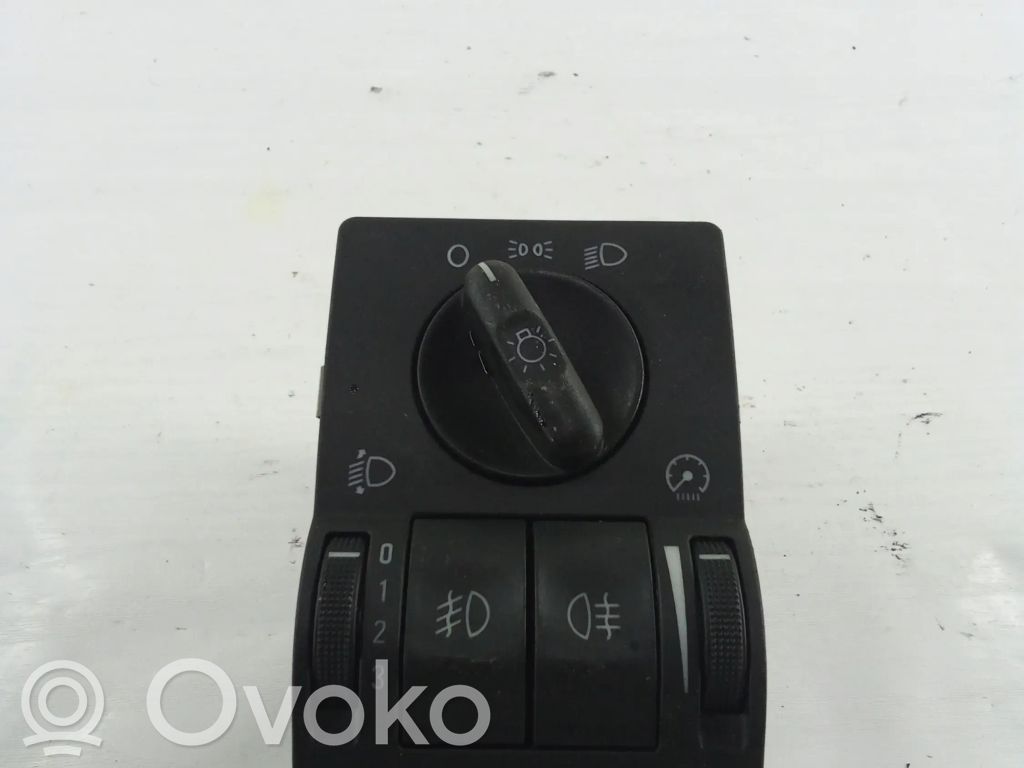 Opel Tigra B Light switch 