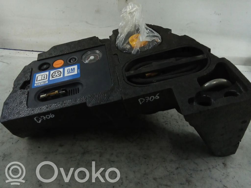 Opel Corsa D Rengaspainekompressori 