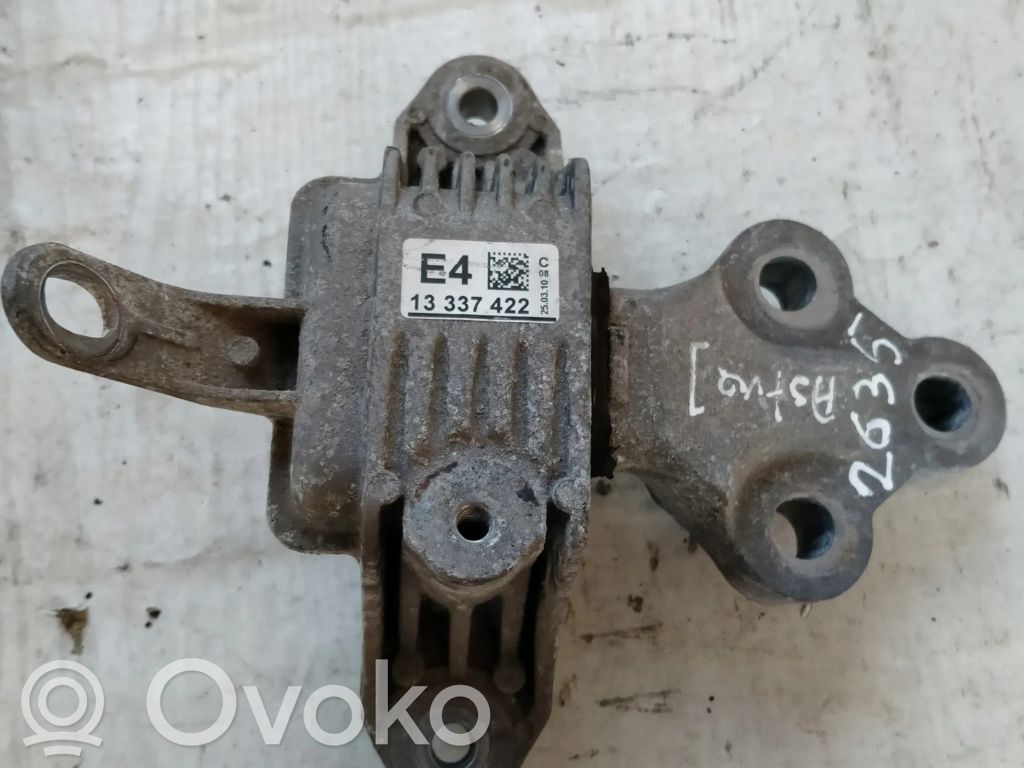 Opel Astra J Engine mount bracket 