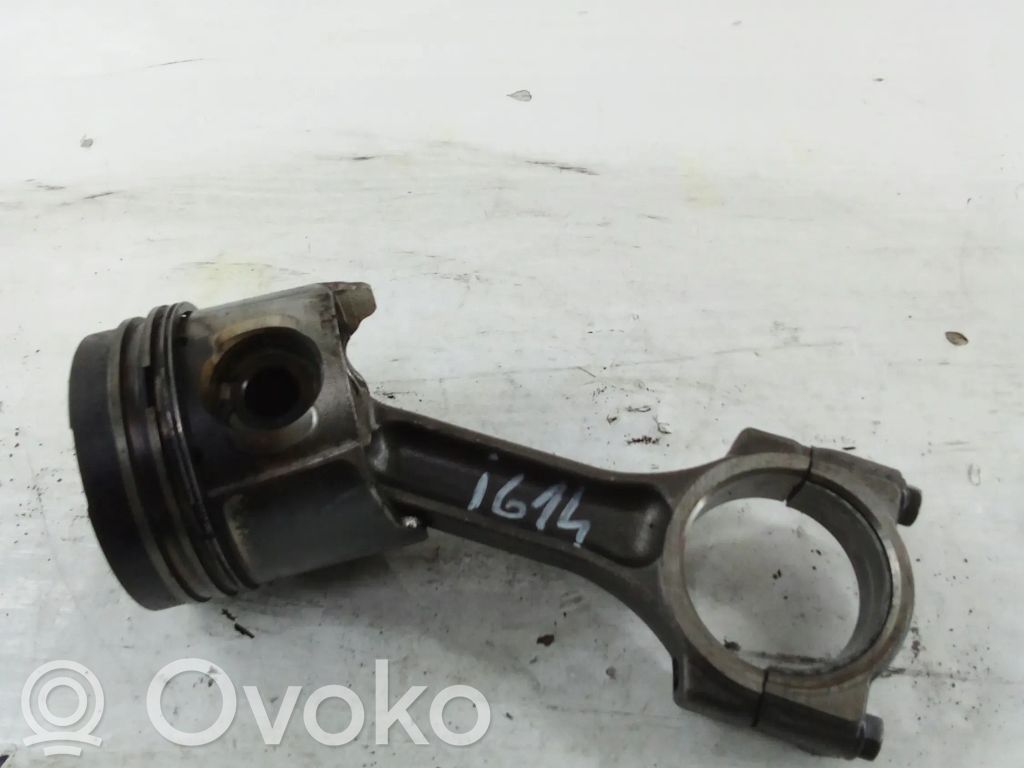 Opel Vivaro Pistón con biela 