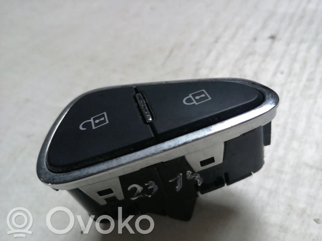 Opel Corsa E Central locking switch button 