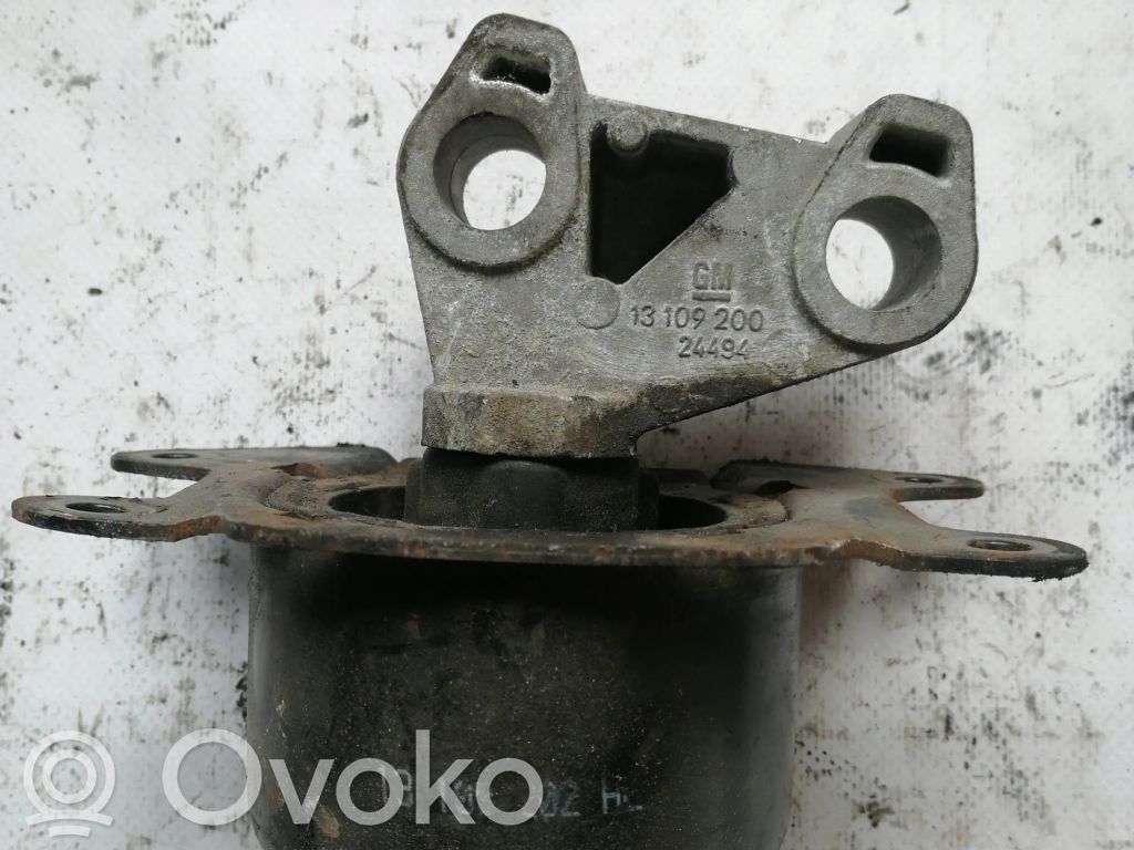 Opel Meriva A Engine mount bracket 