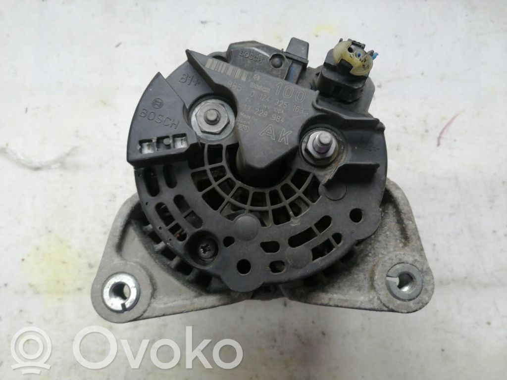 Opel Astra H Ģenerators 