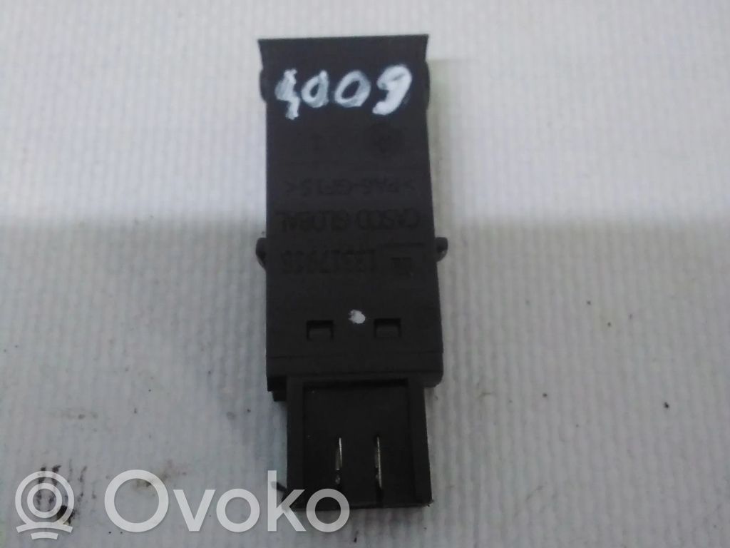 Opel Insignia A USB socket connector 