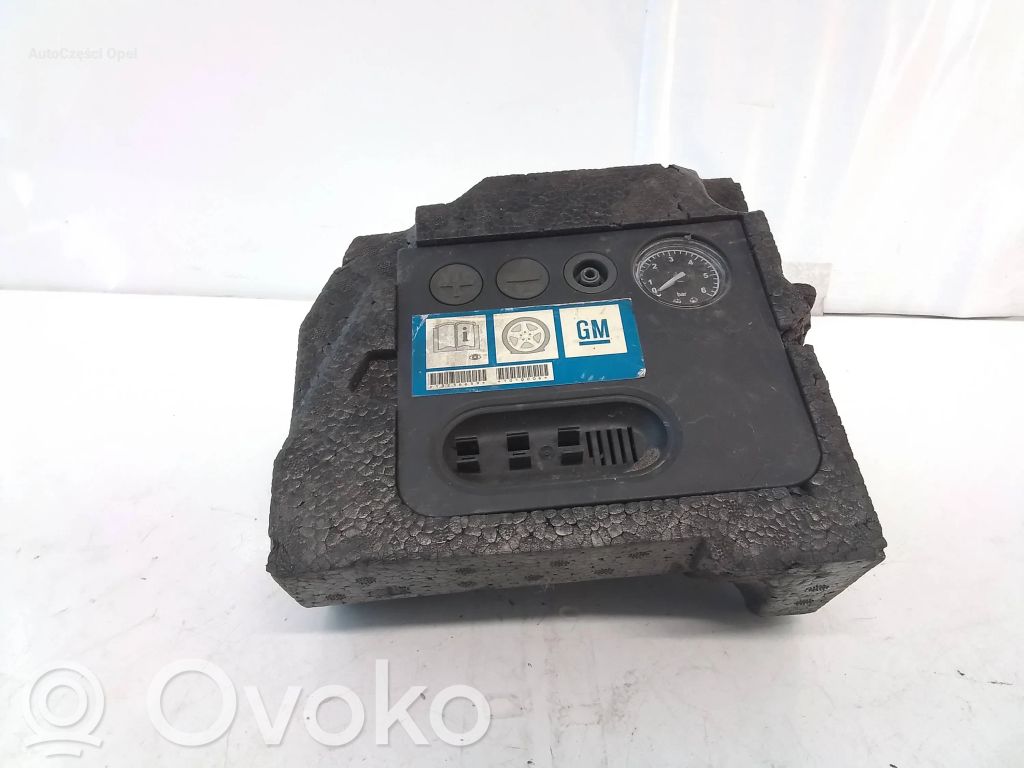 Opel Corsa D Kompresor do opon 
