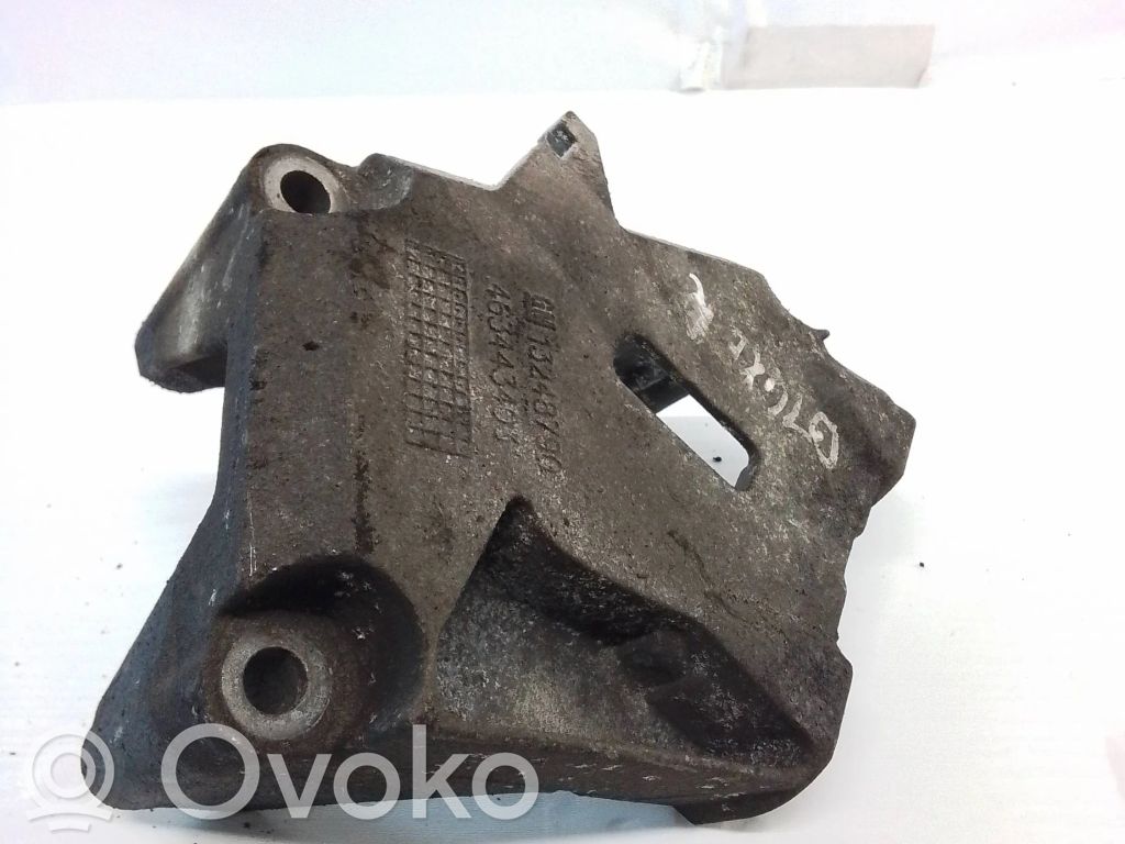 Opel Corsa E Engine mounting bracket 