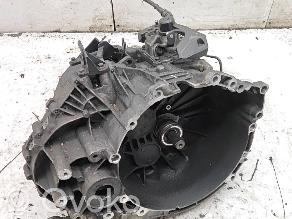 Volvo V40 Mechaninė 6 pavarų dėžė 