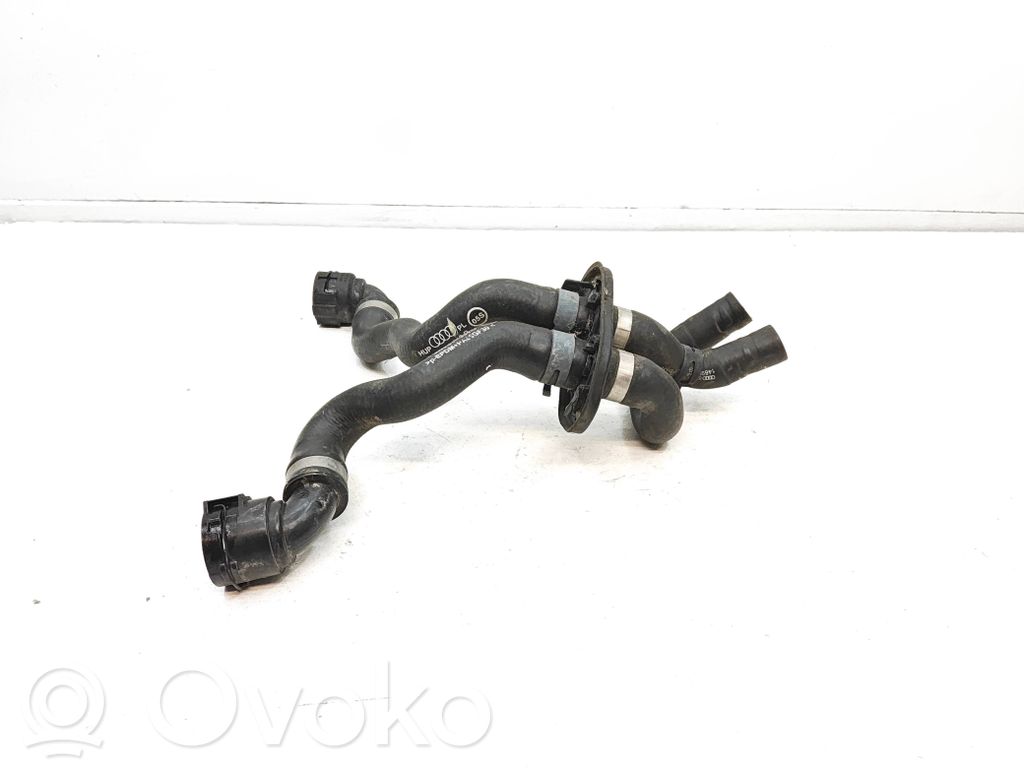 Audi A4 S4 B9 8W Engine coolant pipe/hose 