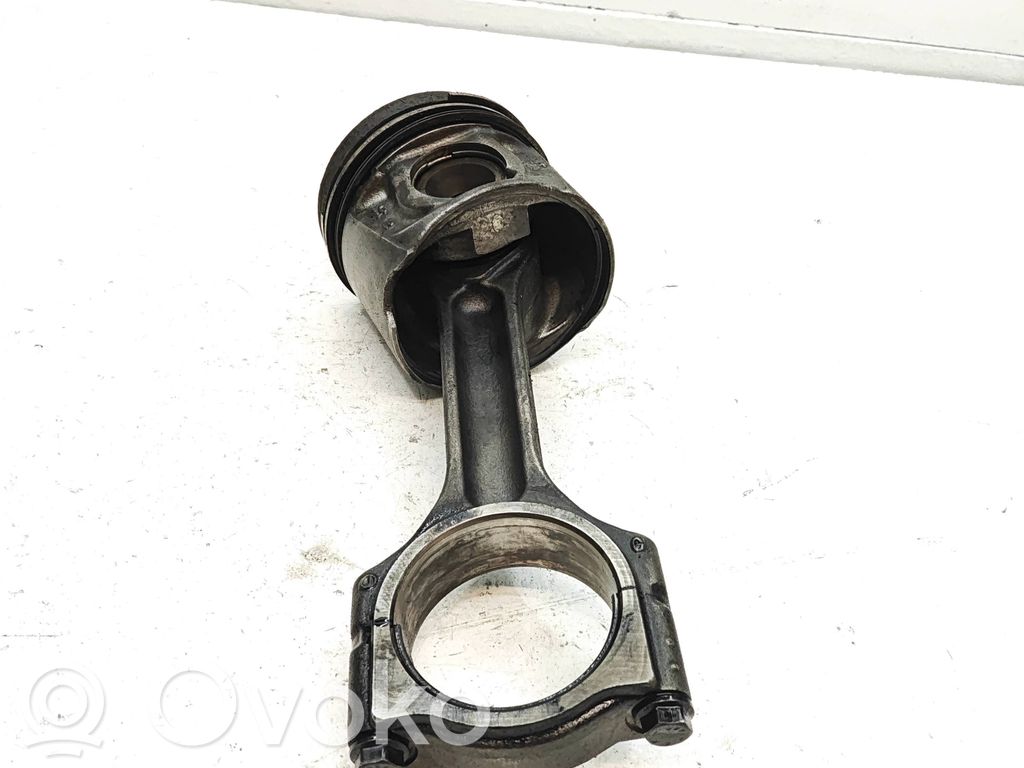 Renault Master III Piston with connecting rod 