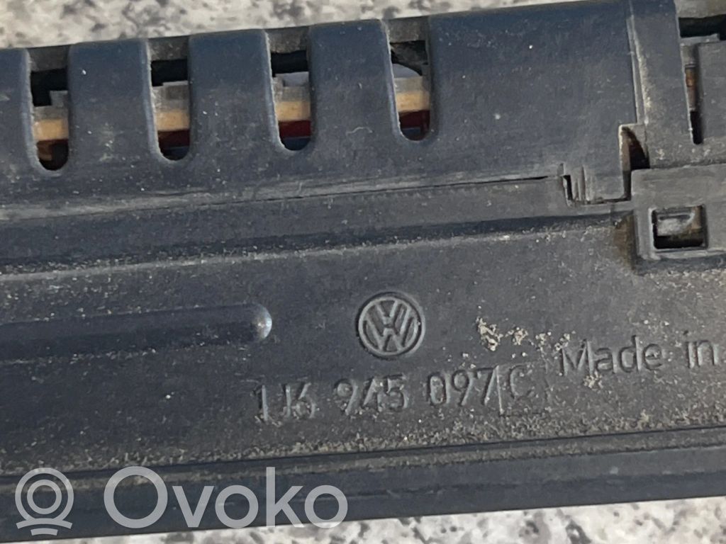 Volkswagen Sharan Third/center stoplight 