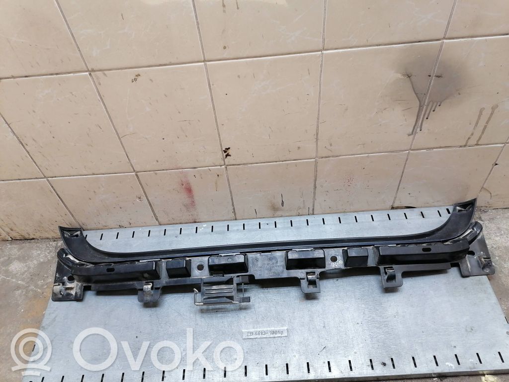 BMW 3 E90 E91 Galinis laikiklis bamperio 