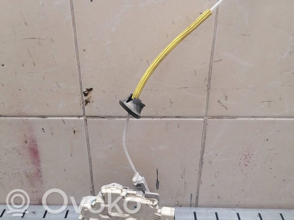 Audi A4 S4 B7 8E 8H Takaoven lukko 