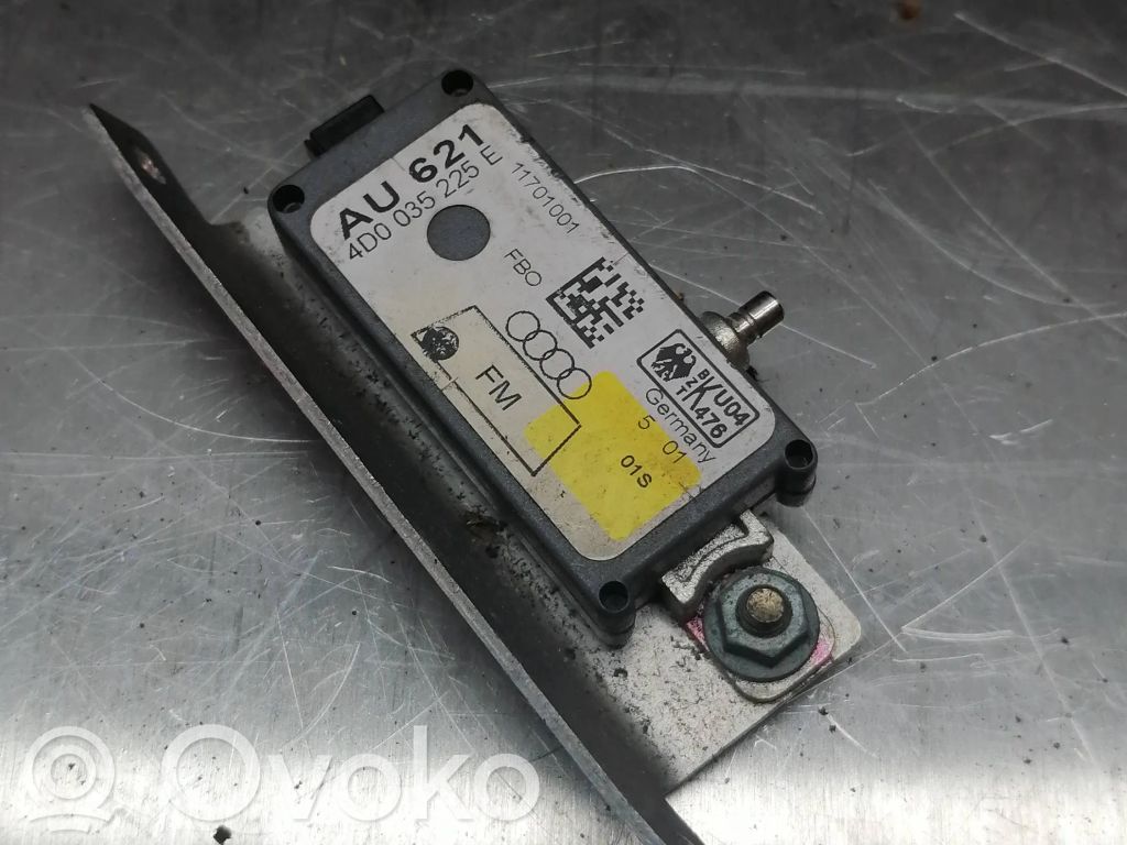 Audi A8 S8 D2 4D Pystyantennivahvistin 