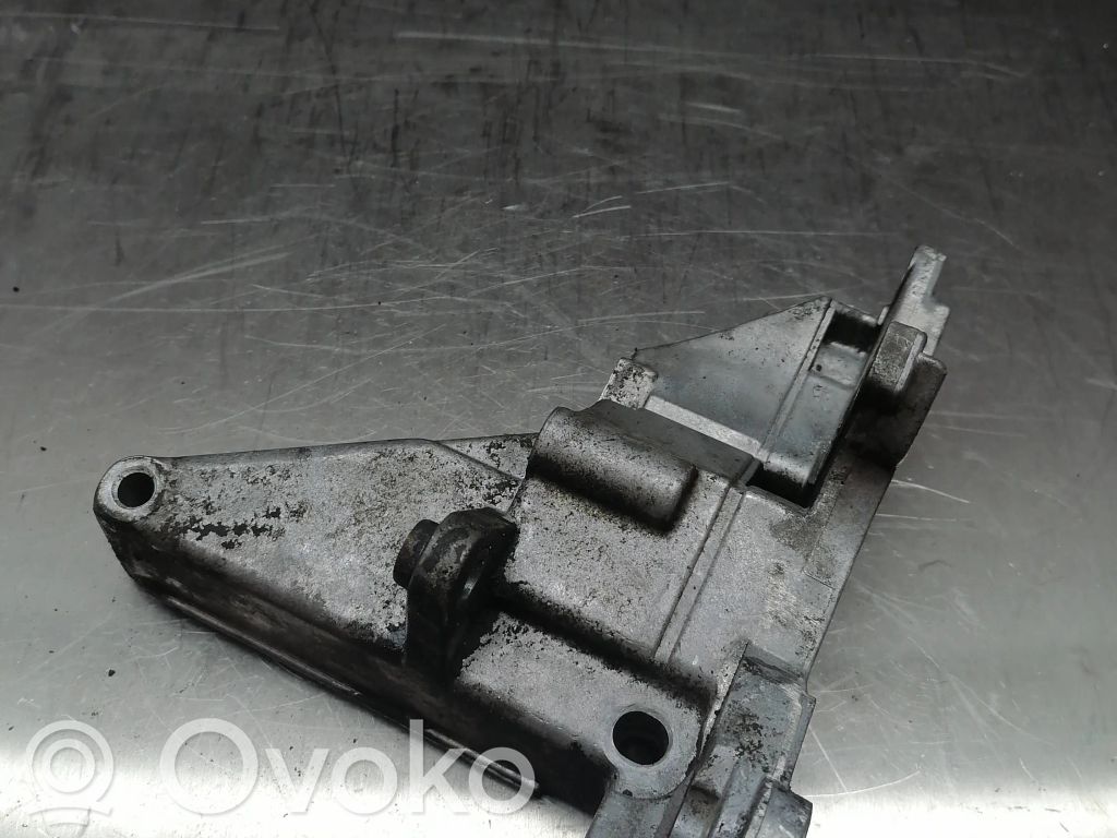 BMW 5 E34 Generator/alternator bracket 