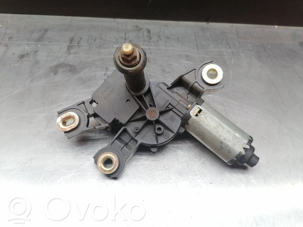Volkswagen PASSAT B6 Silniczek wycieraczki szyby tylnej 
