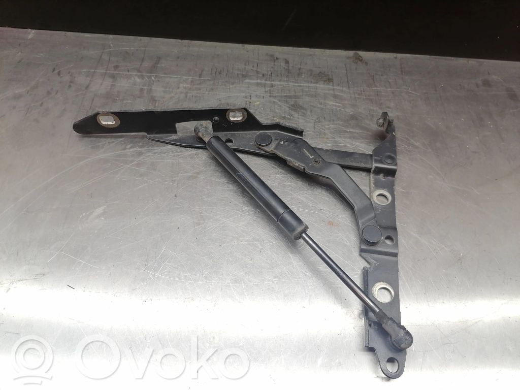 Jaguar X-Type Tailgate/trunk/boot hinge 