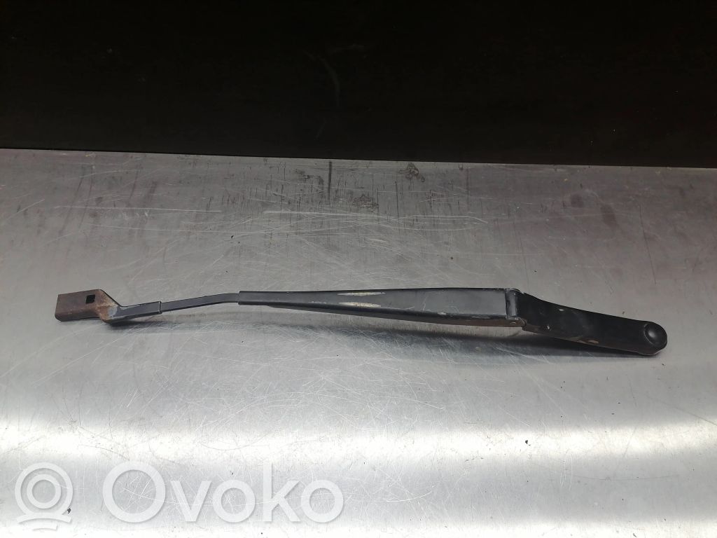 Volkswagen PASSAT B6 Wischerarm vorne 