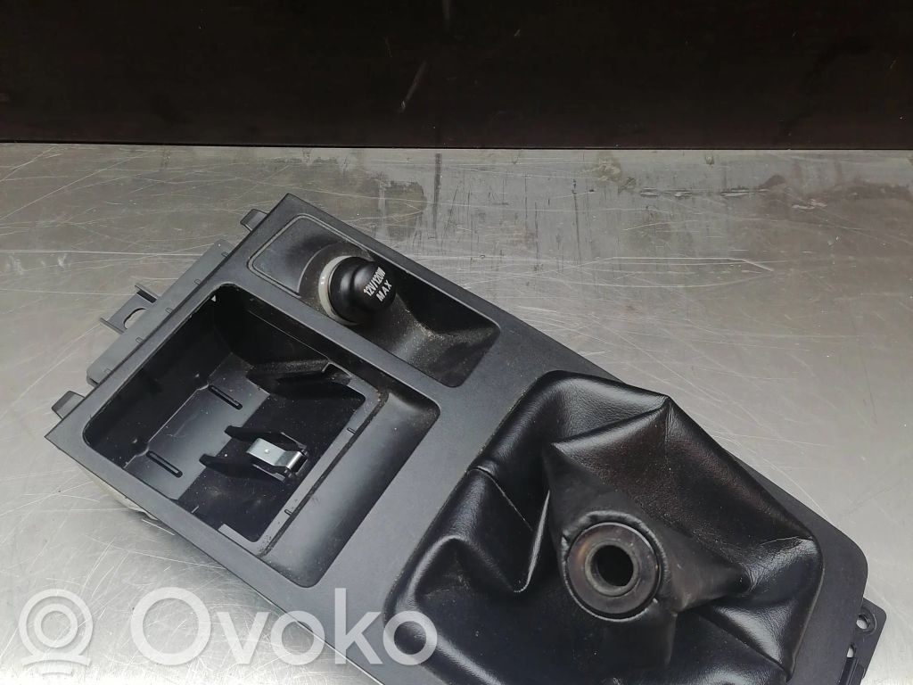 Mitsubishi Lancer X Otros repuestos del interior 