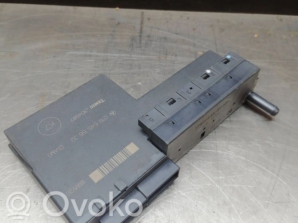 Mercedes-Benz CLK A208 C208 Fuse module 